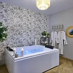 Spa, & Relax 페리괴